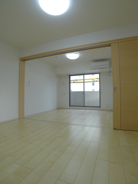 物件内観写真9　(室内からの展望)