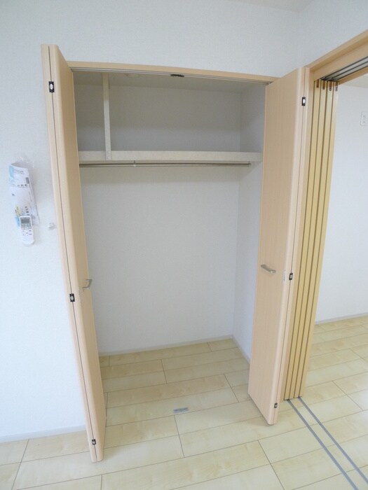 物件内観写真12　(収納)