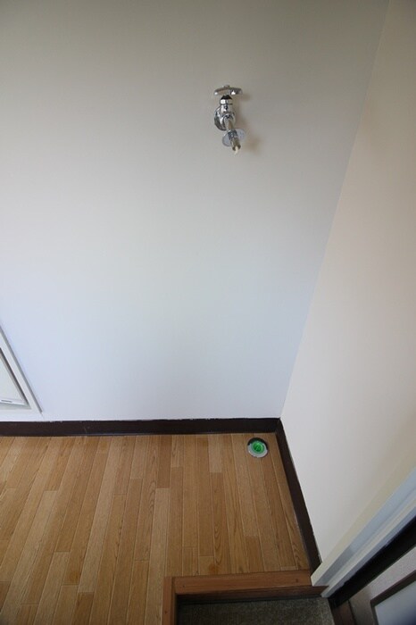 物件内観写真12　(洗濯機置場)