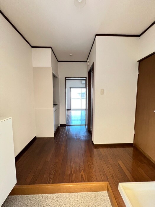 物件内観写真17　(廊下)