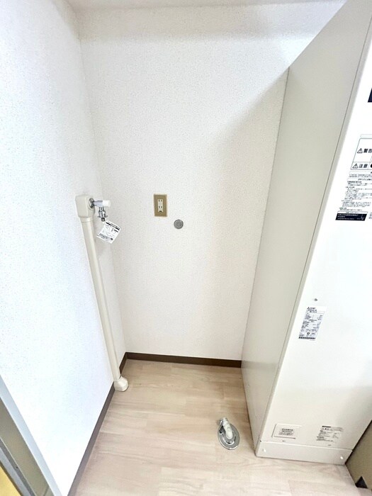 物件内観写真15　(洗濯機置場)