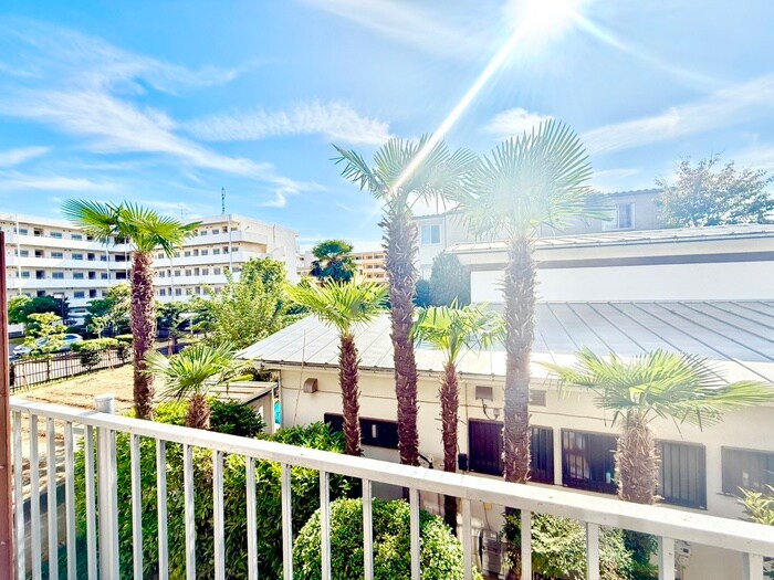 物件内観写真12　(室内からの展望)