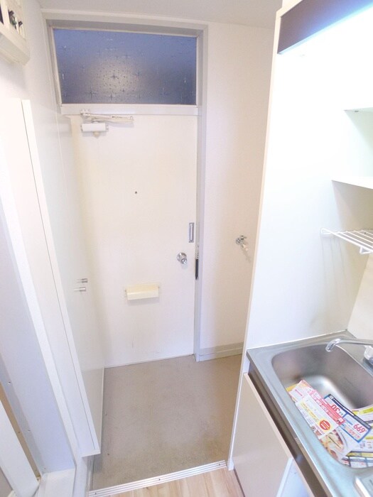 物件内観写真16　(玄関)