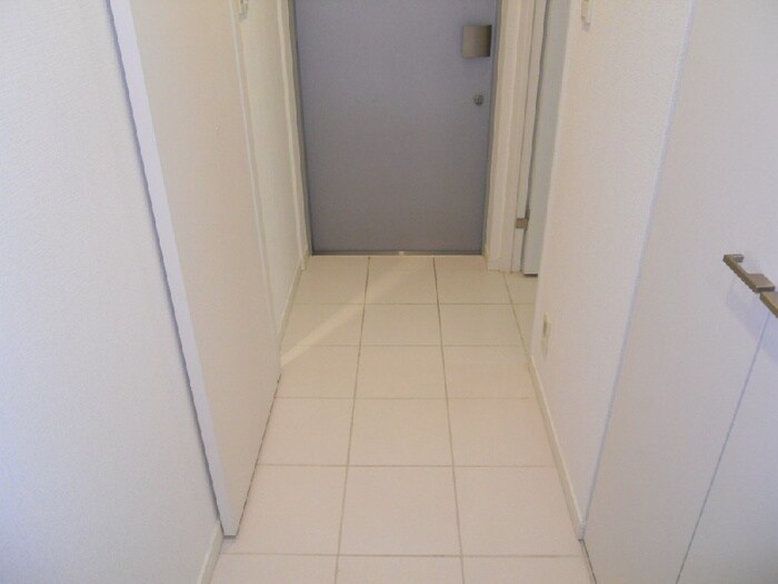 物件内観写真16　(玄関)