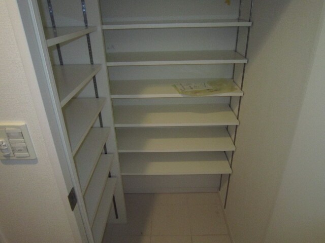 物件内観写真16　(靴箱)