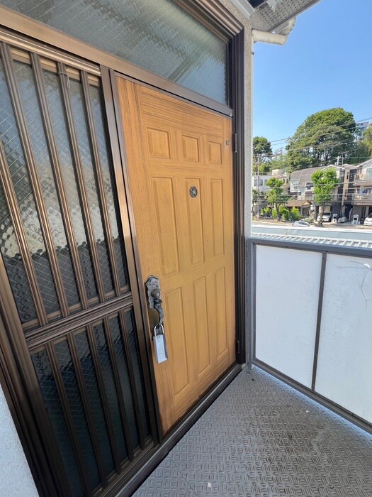 物件外観写真5　(エントランス部分)