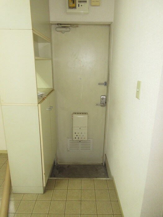物件内観写真17　(玄関)
