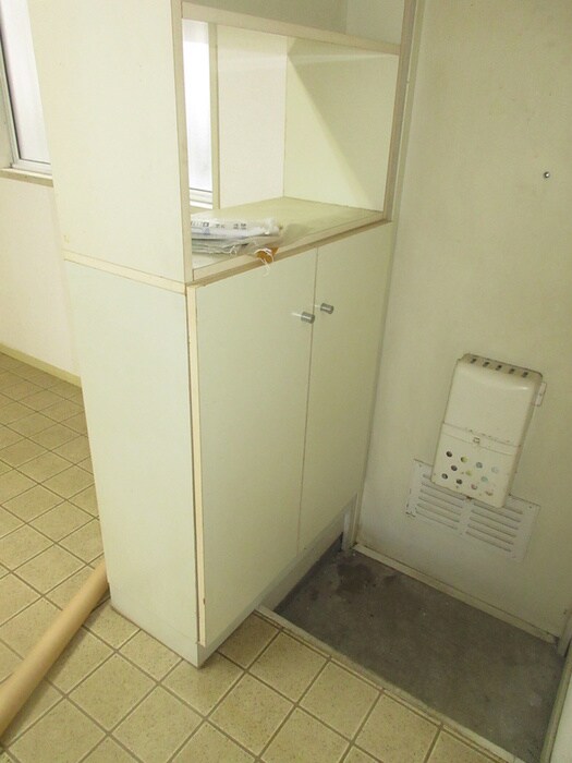 物件内観写真18　(玄関)