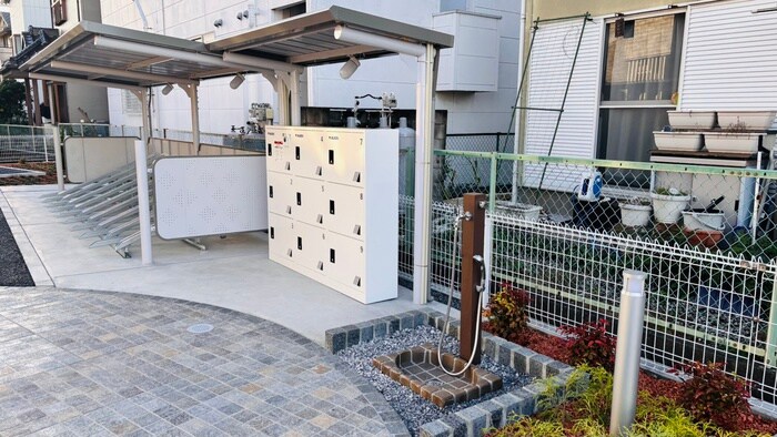 物件外観写真2　(エントランス部分)