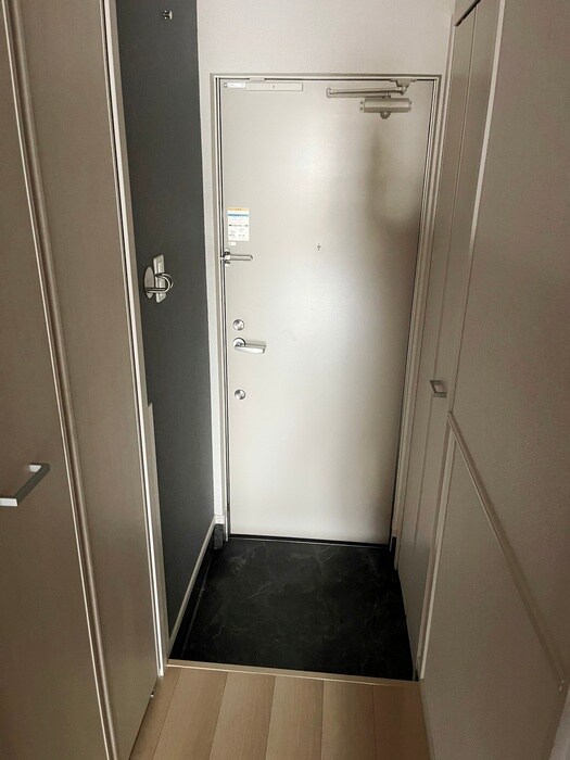物件内観写真18　(玄関)