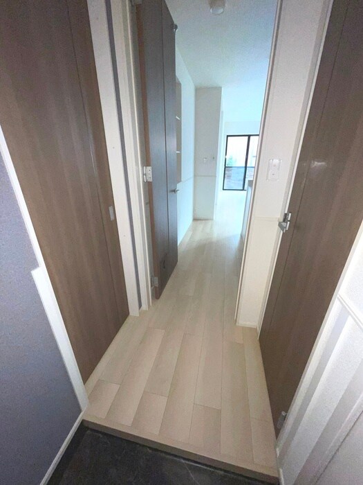 物件内観写真20　(廊下)