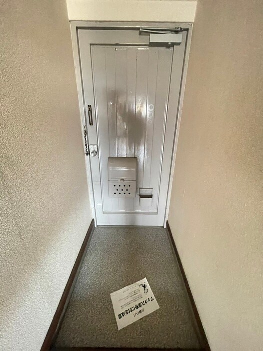 物件内観写真7　(玄関)