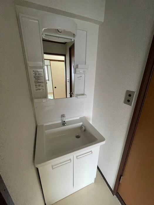 物件内観写真11　(洗面)