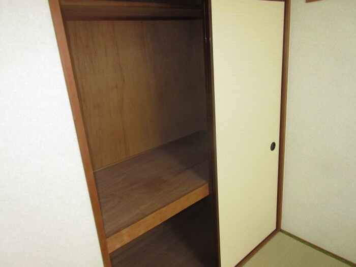 物件内観写真4　(収納)