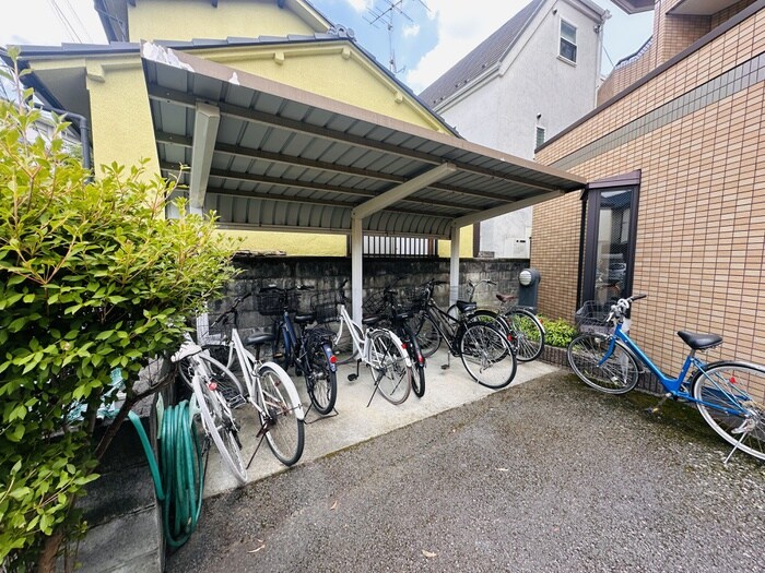 物件外観写真3　(駐輪場)