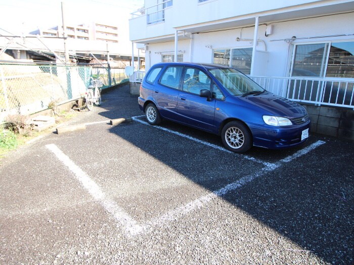 物件外観写真6　(駐車場)