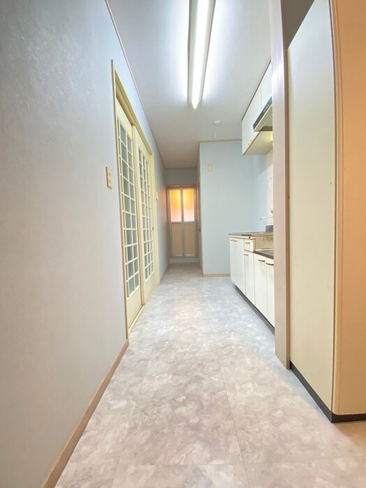 物件内観写真17　(廊下)