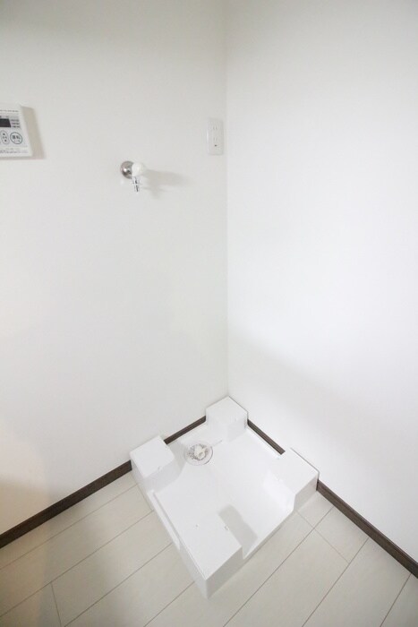 物件内観写真15　(洗濯機置場)