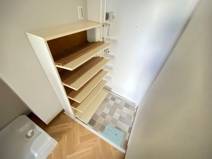 物件内観写真8　(靴箱)