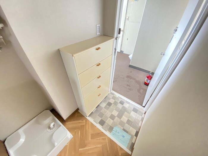 物件内観写真9　(玄関)