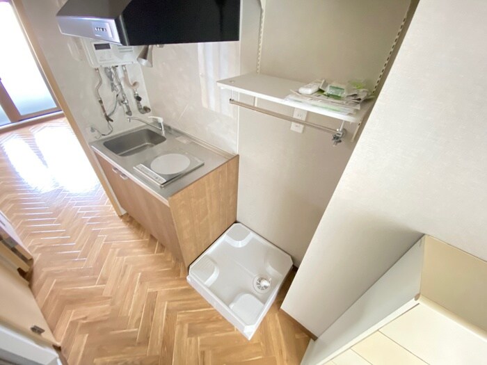 物件内観写真10　(洗濯機置場)