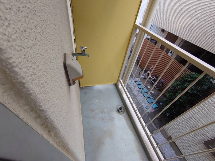 物件内観写真15　(洗濯機置場)