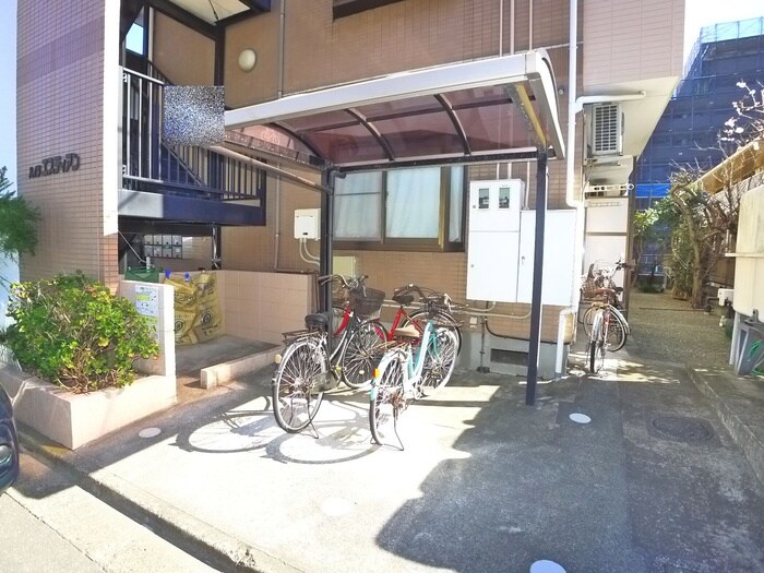 物件外観写真4　(駐輪場)