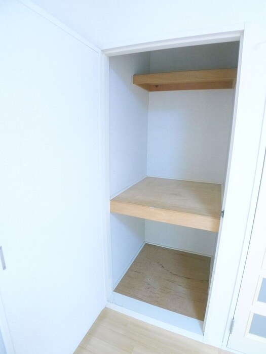 物件内観写真10　(収納)