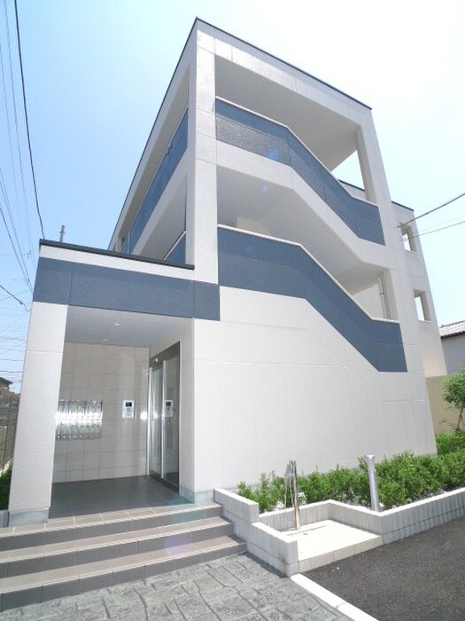 物件外観写真2　(エントランス部分)