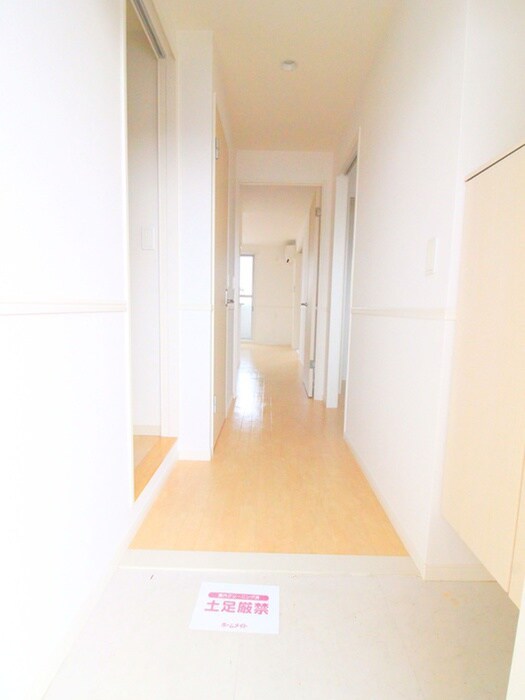 物件内観写真7　(玄関)