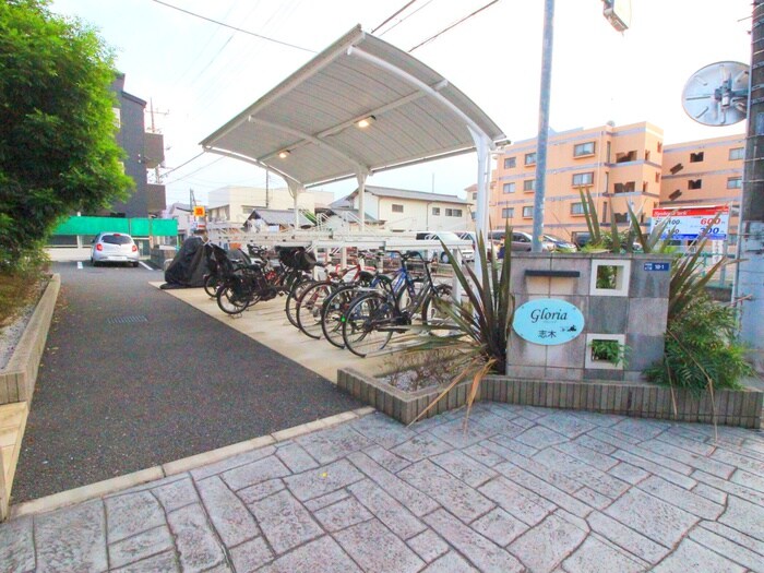 物件外観写真5　(駐輪場)