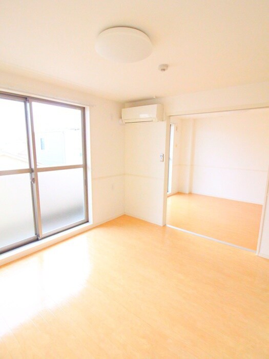 物件内観写真12　(室内からの展望)