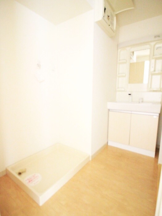 物件内観写真21　(洗濯機置場)