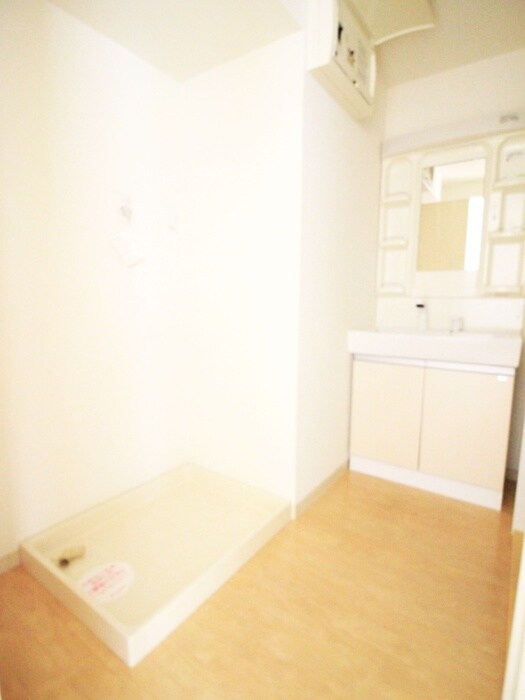 物件内観写真21　(洗濯機置場)