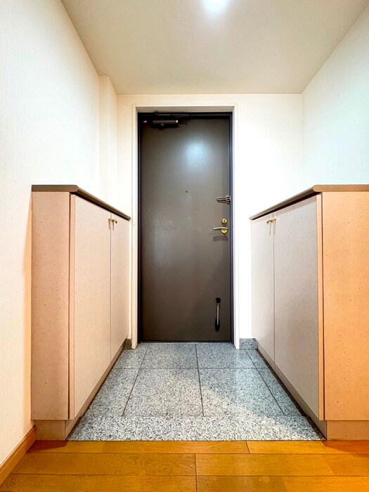 物件内観写真11　(玄関)