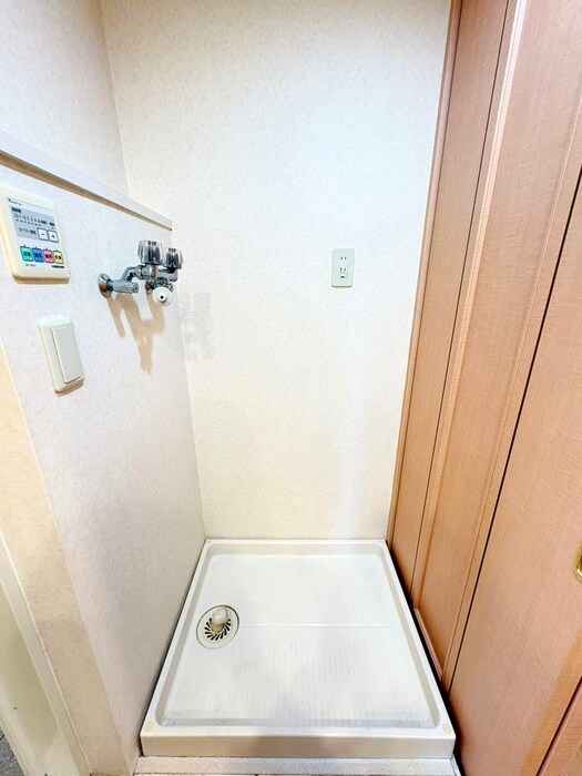 物件内観写真15　(洗濯機置場)