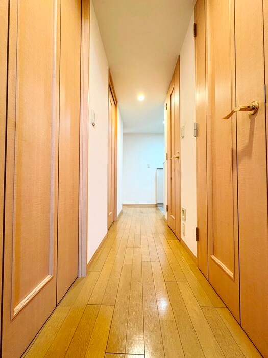 物件内観写真16　(廊下)