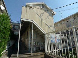 カ－サマスミＢ棟外観写真