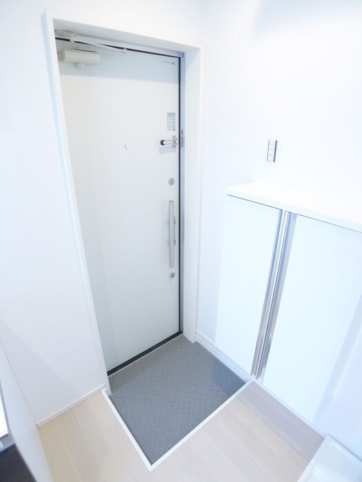 物件内観写真16　(玄関)