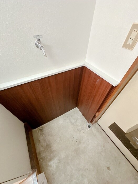 物件内観写真14　(洗濯機置場)