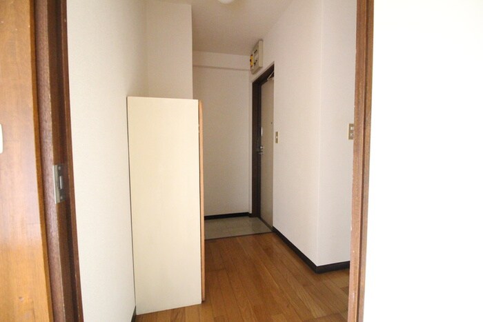 物件内観写真11　(玄関)
