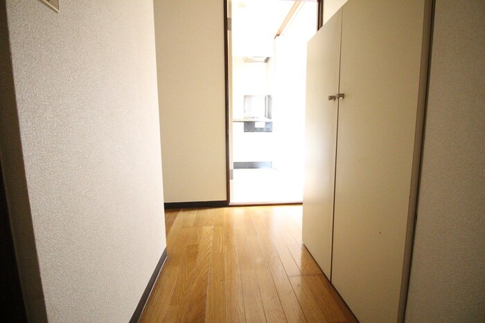 物件内観写真12　(廊下)