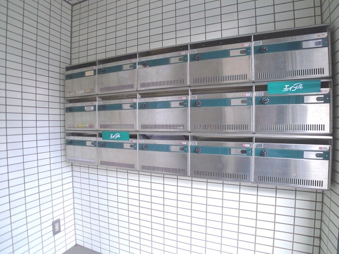 物件外観写真4　(エントランス部分)