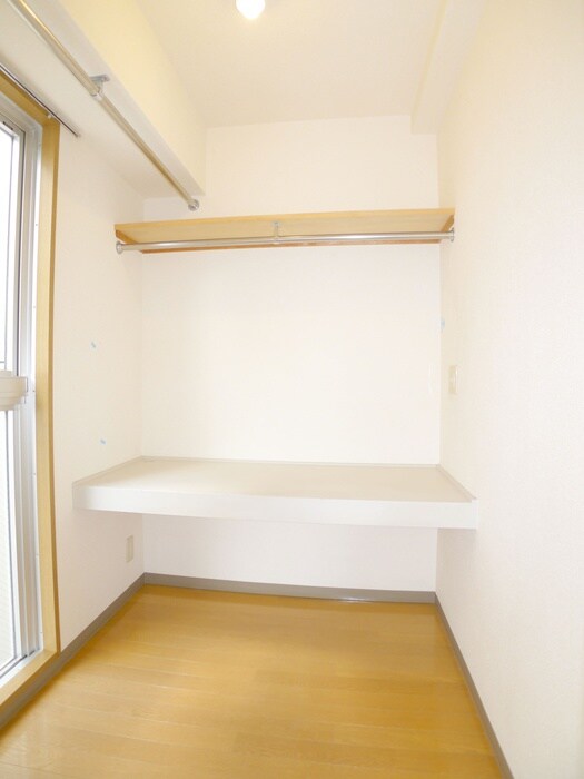 物件内観写真12　(収納)