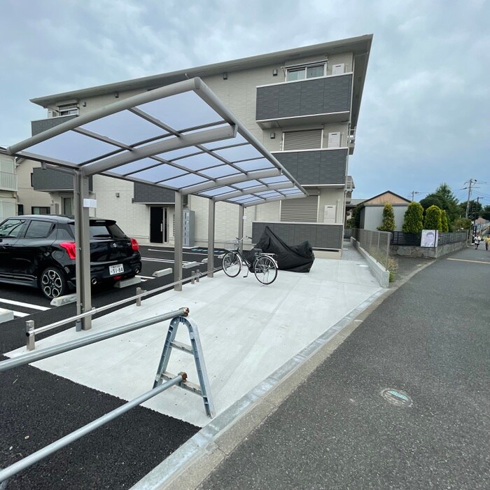 物件外観写真3　(駐輪場)