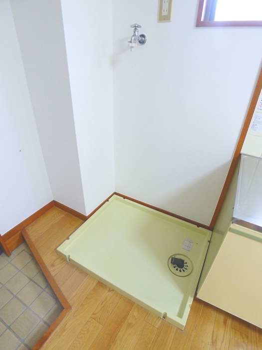 物件内観写真14　(洗濯機置場)