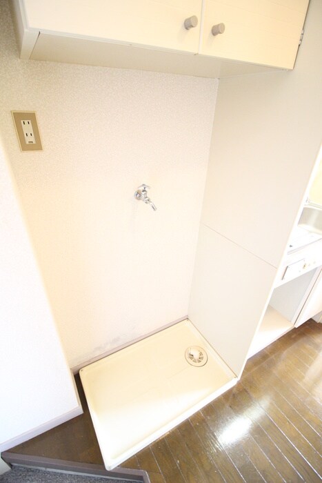 物件内観写真14　(洗濯機置場)