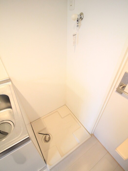 物件内観写真16　(洗濯機置場)