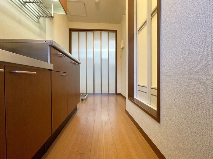 物件内観写真21　(廊下)
