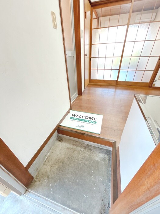 物件内観写真16　(玄関)